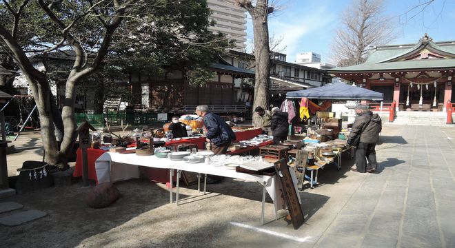 越谷香取神社の骨董市