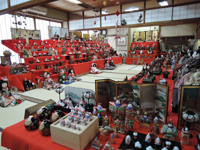 ひな人形展示｜越谷香取神社